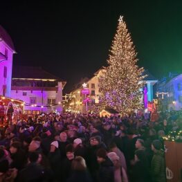 Tetra Tech Veranstaltungstechnik AG_Referenzen_Tannenbaum Beleuchtung_Rathausplatz Thun