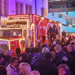 Tetra Tech Veranstaltungstechnik AG_Referenzen_Tannenbaum Beleuchtung_Rathausplatz Thun